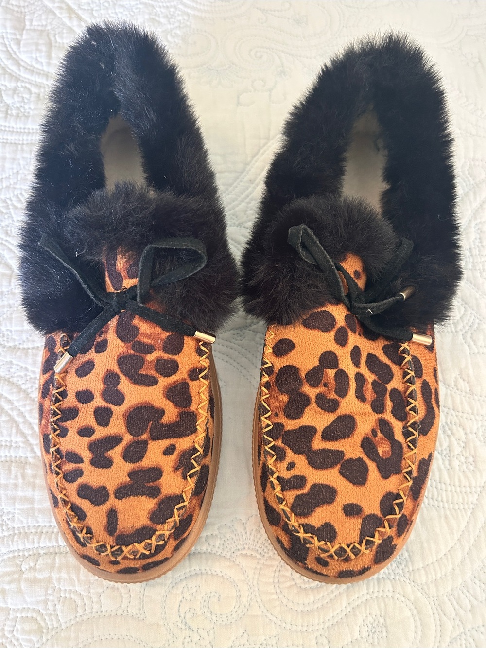 Leopard Print Faux Fur Lined Moccasin Slippers - Sz 9/41